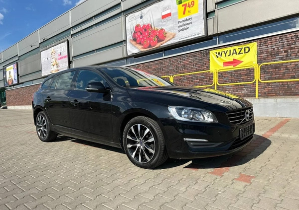 Volvo V60 cena 56900 przebieg: 107000, rok produkcji 2018 z Wysokie Mazowieckie małe 596